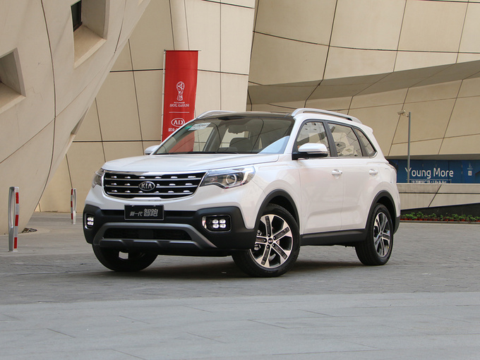 东风悦达起亚  2.0L 左前正45度