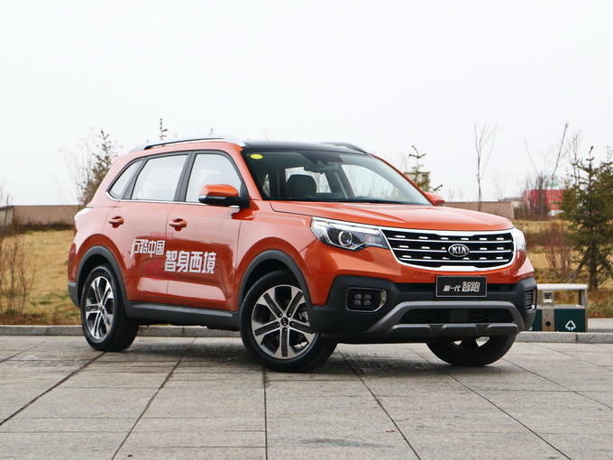 东风悦达起亚  2.0L 右前正45度