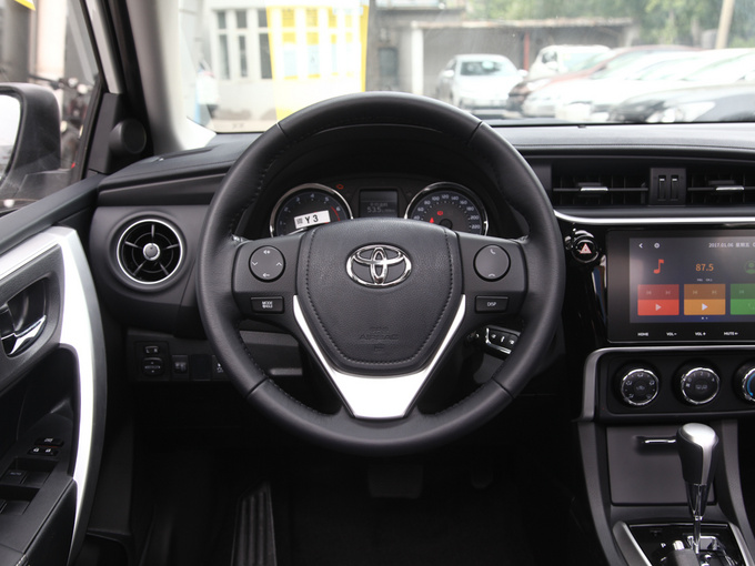一汽丰田 1.2T S-CVT 方向盘