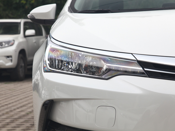 一汽丰田 1.2T S-CVT 左前大灯