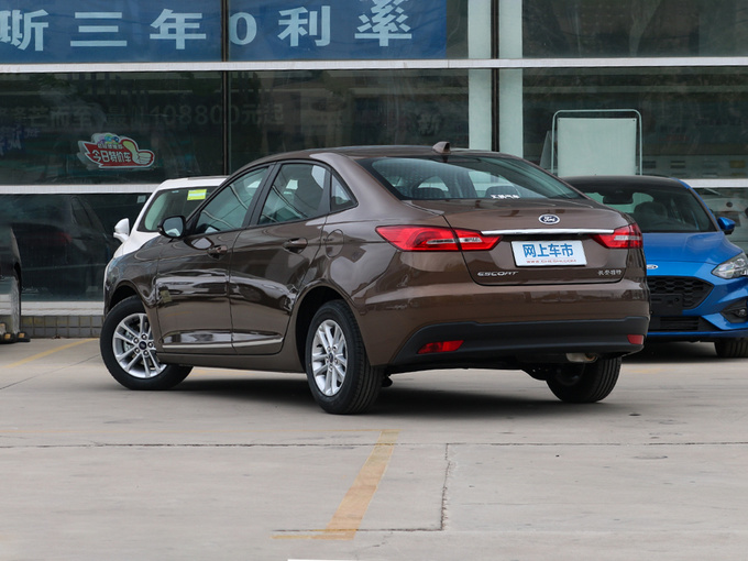 长安福特  1.5L 左后正45度