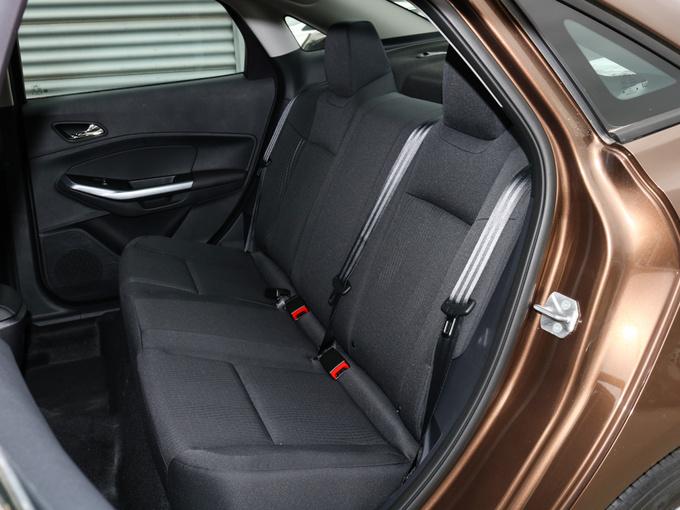 长安福特  1.5L 第二排座椅