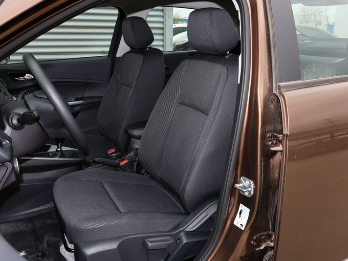 长安福特  1.5L 前排座椅