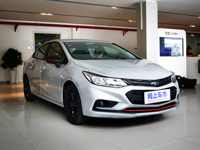 雪佛兰  Redline 320 右前正45度