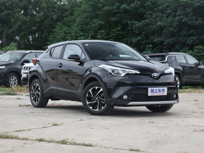 一汽丰田  2.0L 右前正45度