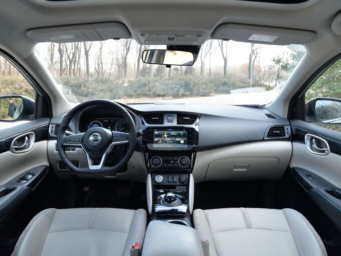 东风日产 大中控全景
