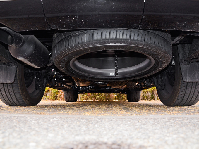 雷克萨斯  570 底盘