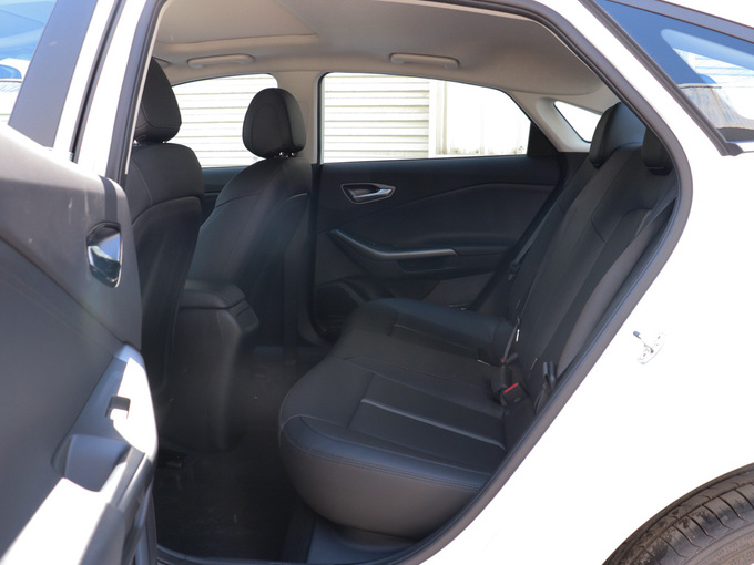 北京现代 280TGDi 第二排空间