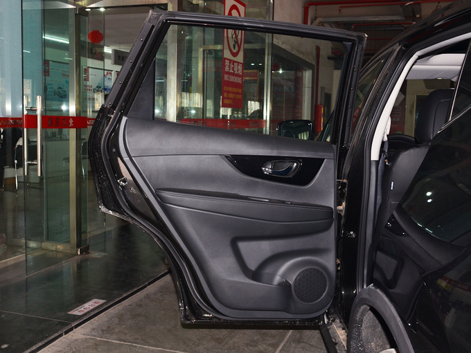 东风日产  2.0L CVT舒适版