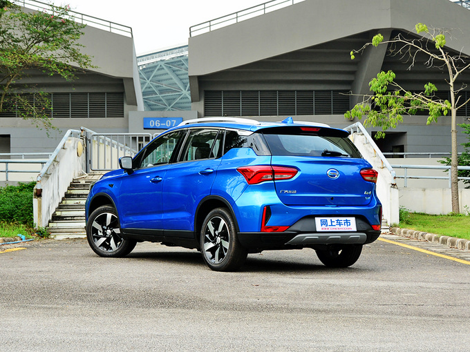 广汽丰田  豪华版 左后正45度