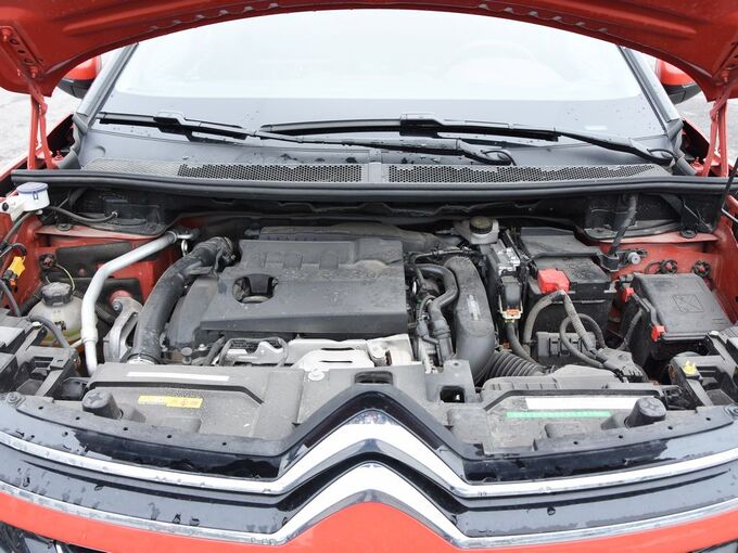 东风雪铁龙  380THP 发动机舱