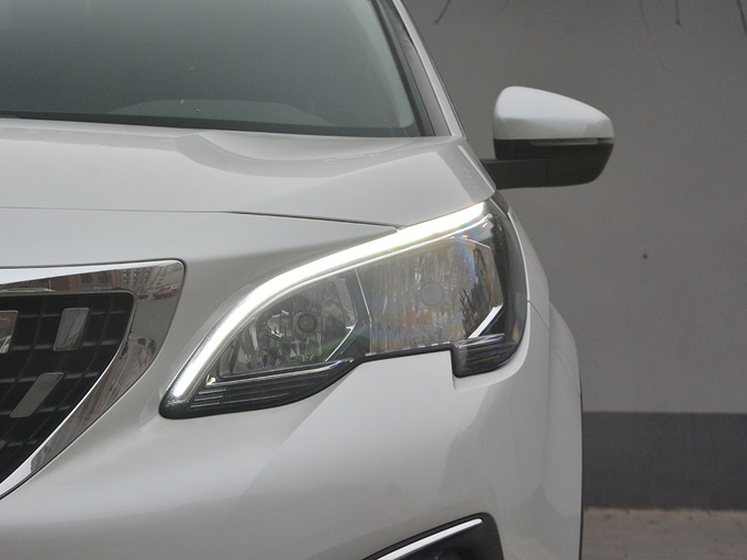 东风标致  350THP 左前大灯