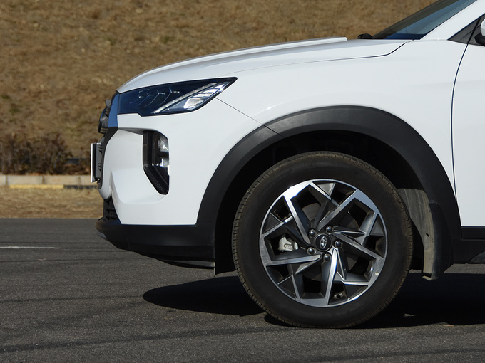 北京现代  280TGDi 左前轮