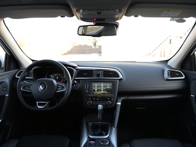 东风雷诺 SCe200 自动两驱智尊型 大中控全景