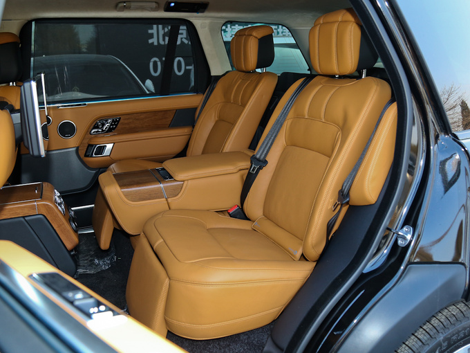 路虎  5.0 V8 SC 第二排座椅