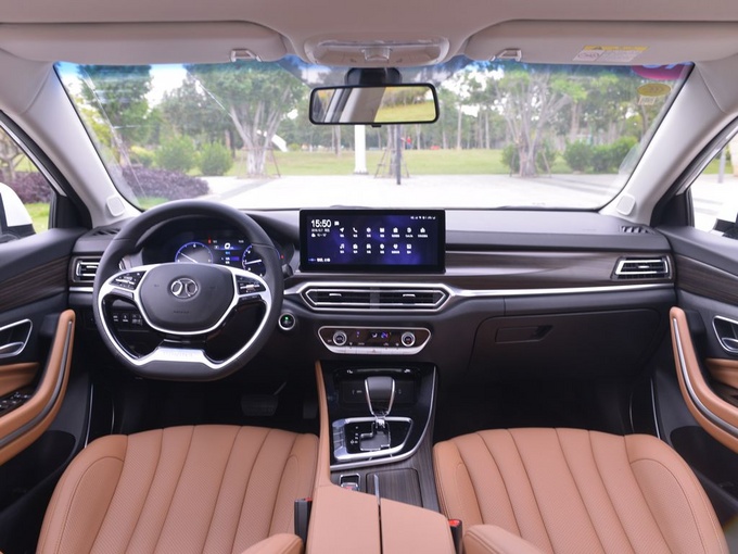 北京汽车  1.5T 大中控全景