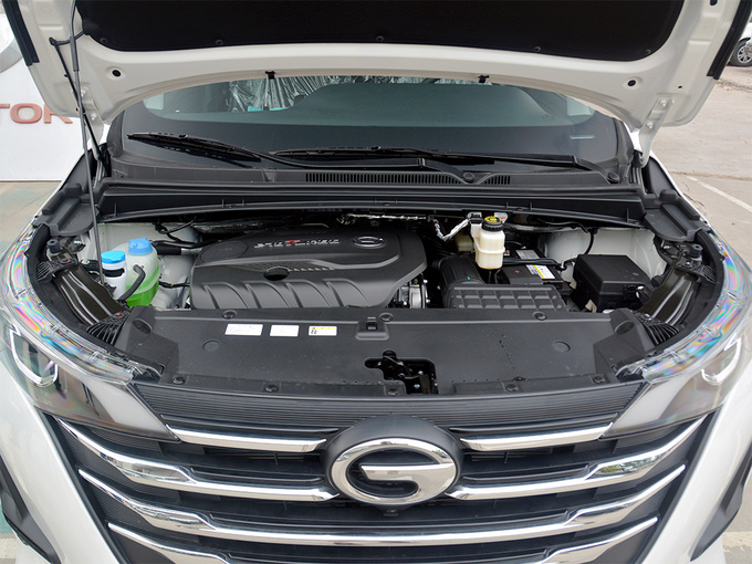 广汽传祺 270T 自动尊荣版 发动机舱