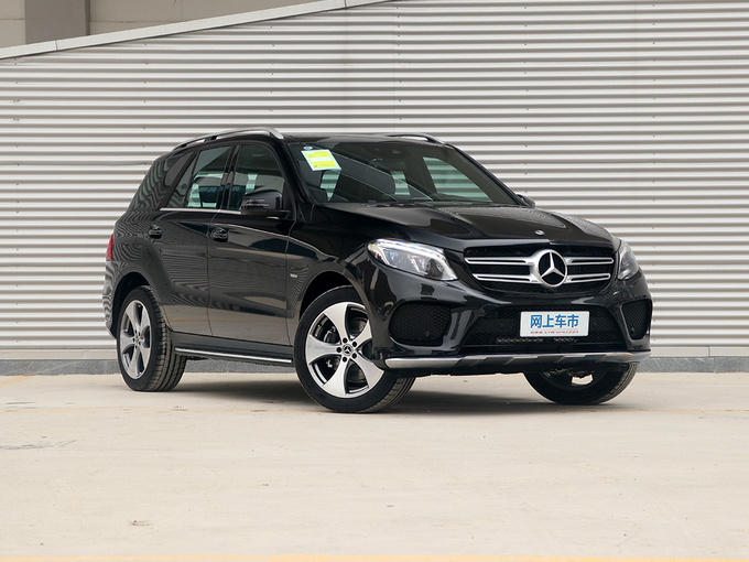 奔驰(进口)  GLE 320 4MATIC 右前正45度