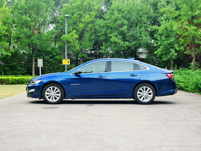 雪佛兰  535T 正左侧