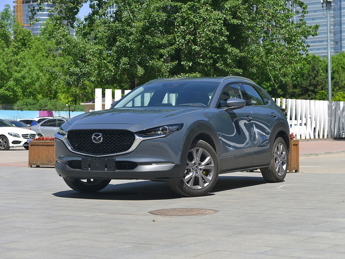 长安马自达  2.0L 左前正45度