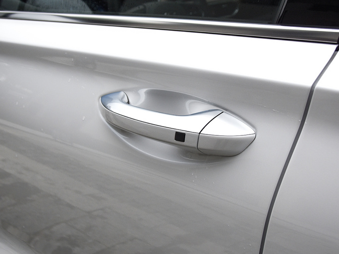 北京现代  380 TGDi DLX 左前门把手