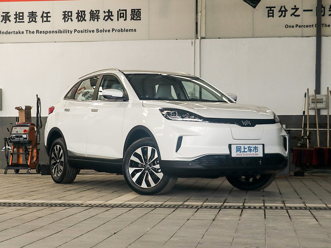 威马汽车 EX5 智行2.0 右前正45度