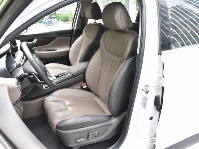 北京现代  380 TGDi TOP 前排座椅