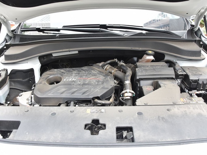 北京现代  380 TGDi TOP 发动机舱