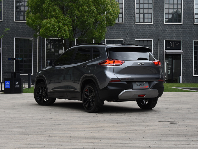 雪佛兰  基本型 左后正45度