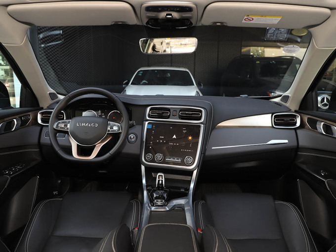 领克 2.0T 两驱型Pro版 大中控全景