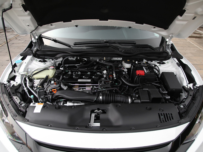 东风本田  220TURBO CVT劲动版 发动机舱