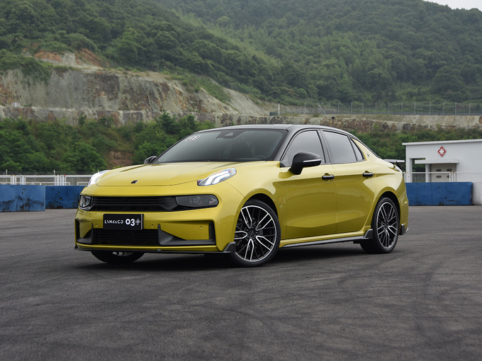 领克 03+ 2.0TD 左前正45度