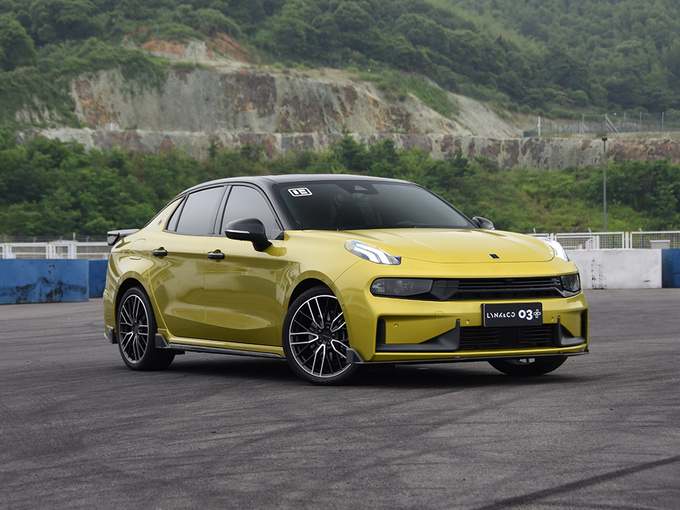 领克  03+ 2.0TD 右前正45度