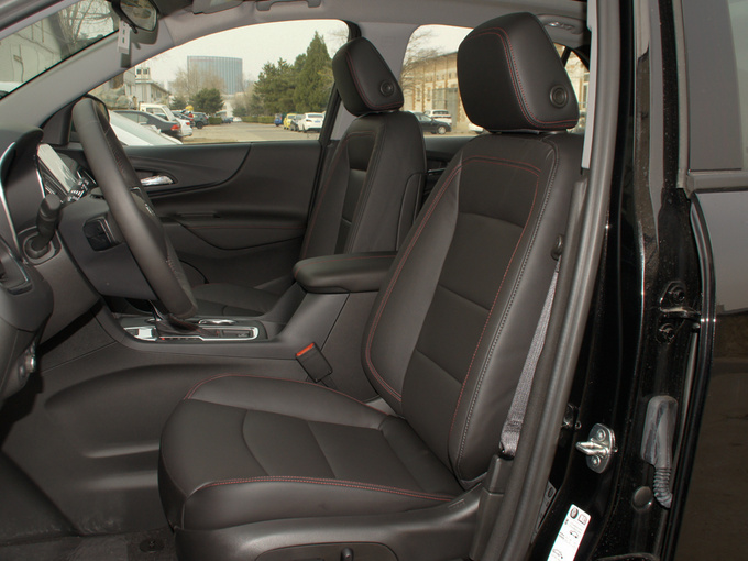 雪佛兰 Redline 550T 自动四驱拓界版RS 前排座椅