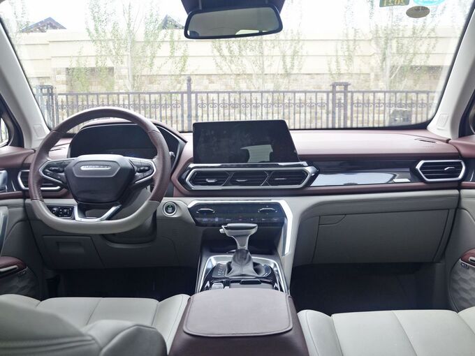 宝骏汽车  1.5T CVT智能驾控旗舰版 大中控全景