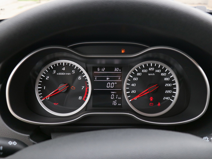 一汽奔腾  1.6L 自动豪华型 仪表盘