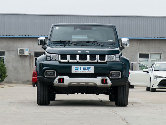 北京越野  PLUS 2.3T 自动四驱旗舰版 正前