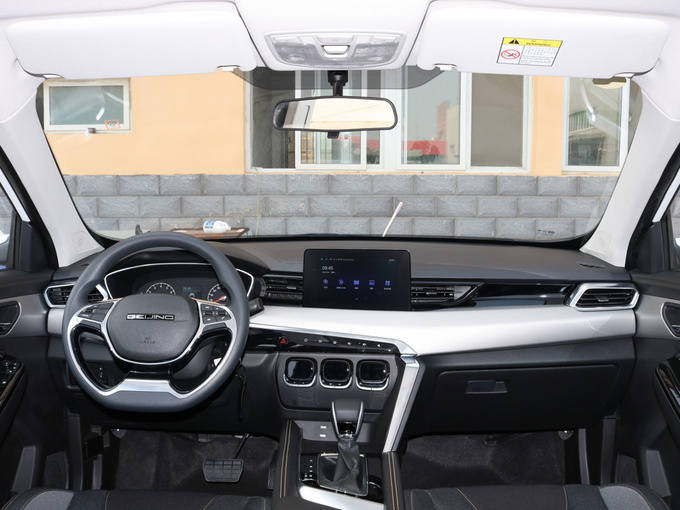 北京汽车 1.5T 大中控全景