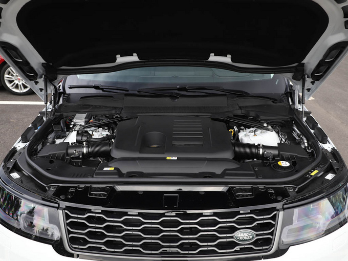 路虎  3.0 L6 HSE 发动机舱