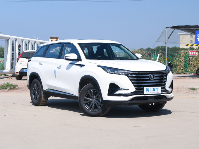 长安汽车  1.5T 右前正45度