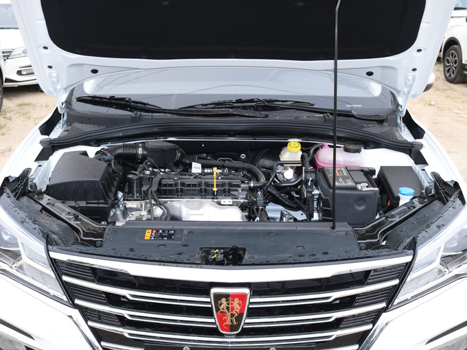 上汽荣威  1.5L 发动机舱