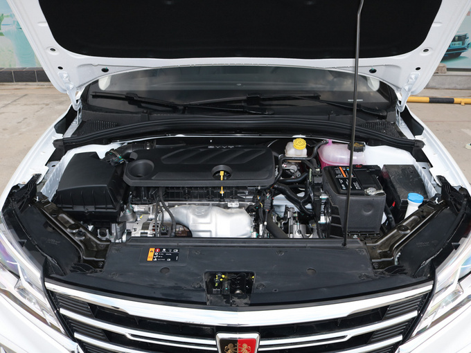 上汽荣威  1.5L 发动机舱