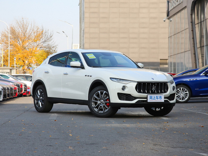 玛莎拉蒂  3.0T 350Hp 标准版 右前正45度