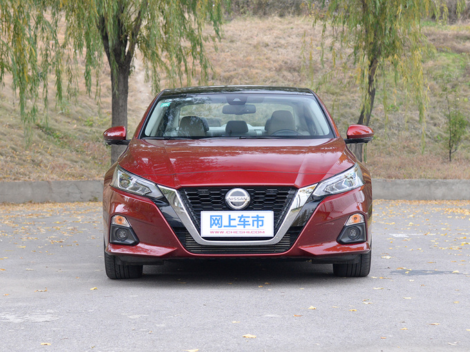 东风日产 2.0T XV AD1 正前