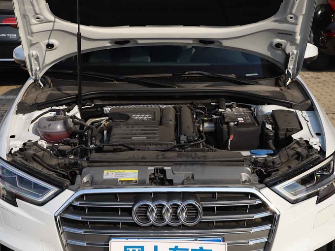 一汽奥迪  Sportback 35 TFSI 发动机舱