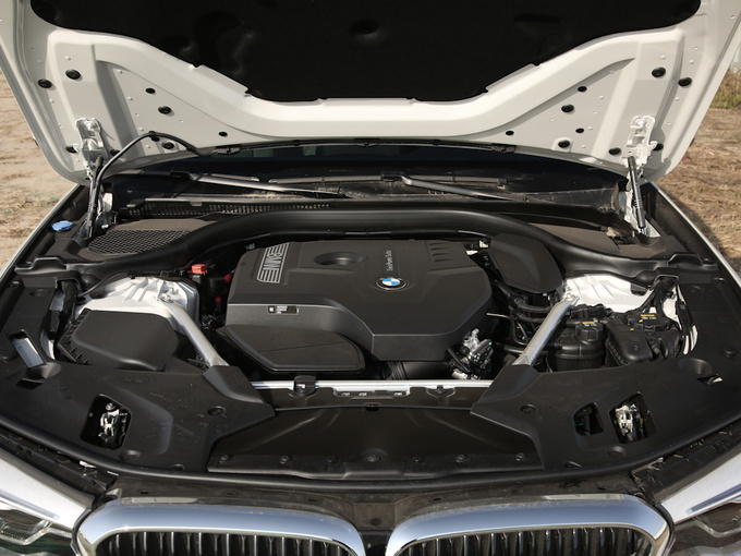 华晨宝马  530Li xDrive 发动机舱