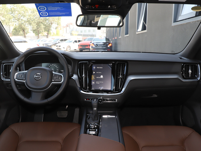 沃尔沃亚太 T4 大中控全景