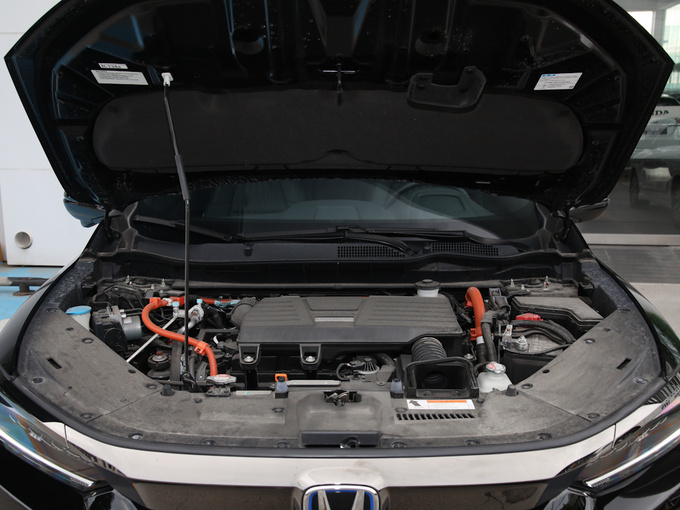 广汽本田  锐·混动 2.0L 发动机舱