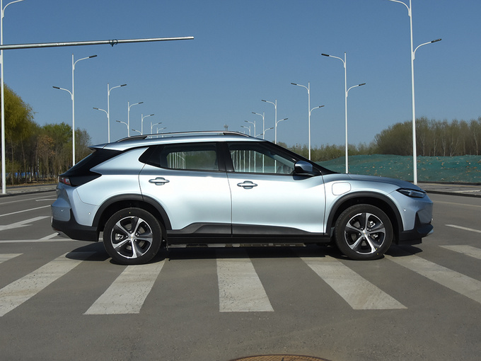 雪佛兰   正右侧