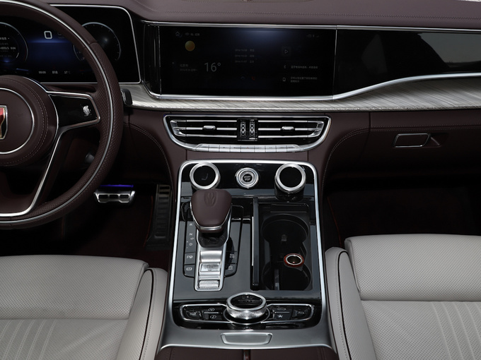 一汽红旗 3.0T 仪表盘